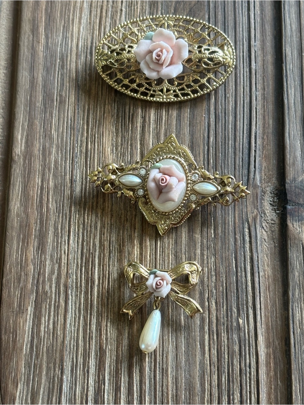 Vintage-Inspired Gold Floral Rose Brooch Set with Pink Accents